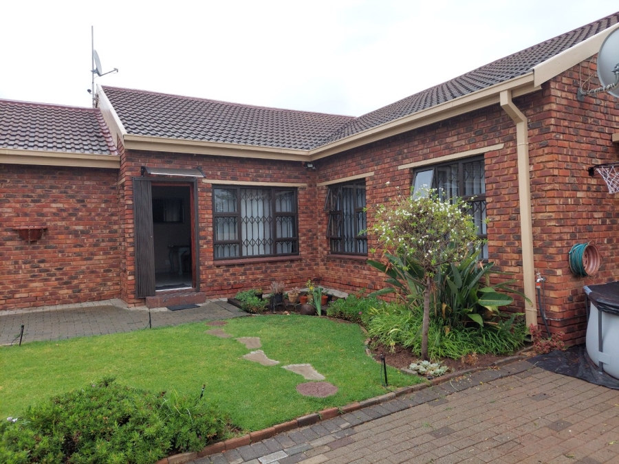 To Let 3 Bedroom Property for Rent in Riebeeckstad Free State